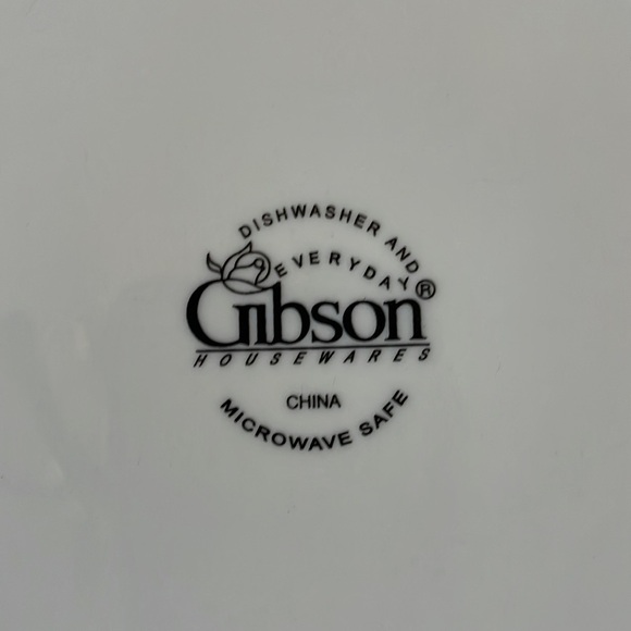 Gibson Designs Christmas Treasures Set of 4 Dinner Plates - Picture 5 of 6